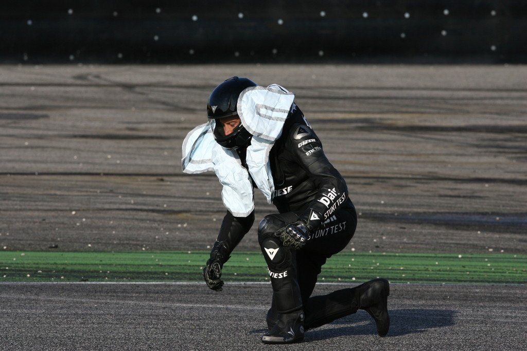The first crash test, 2006