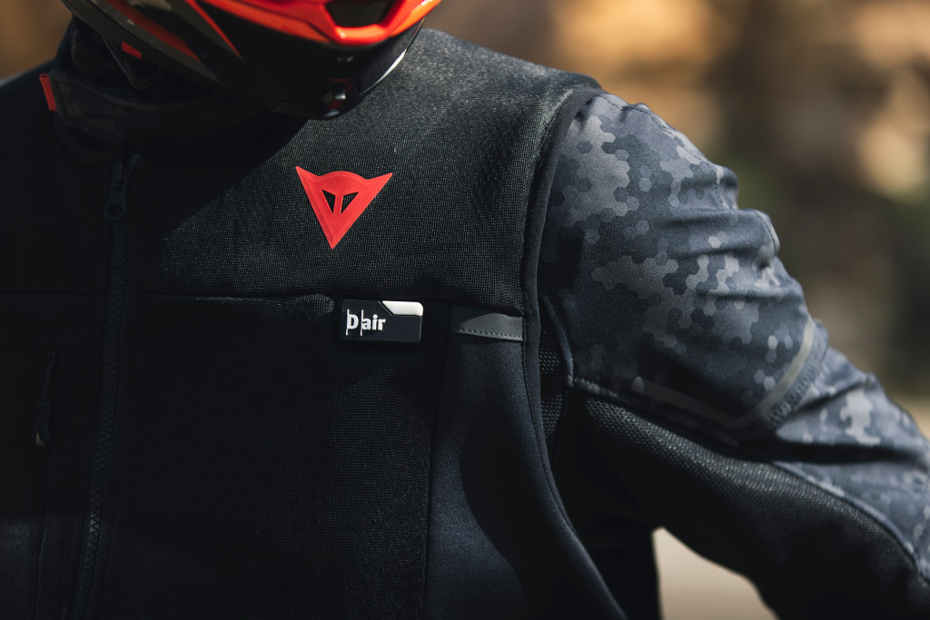 Smart Jacket, the all-purpose D-air® road garment