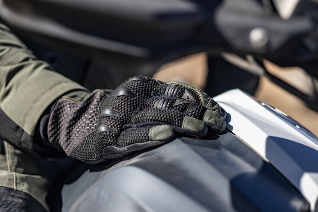 amenaza Cambiable fluir Cómo elegir los guantes de moto para viajar