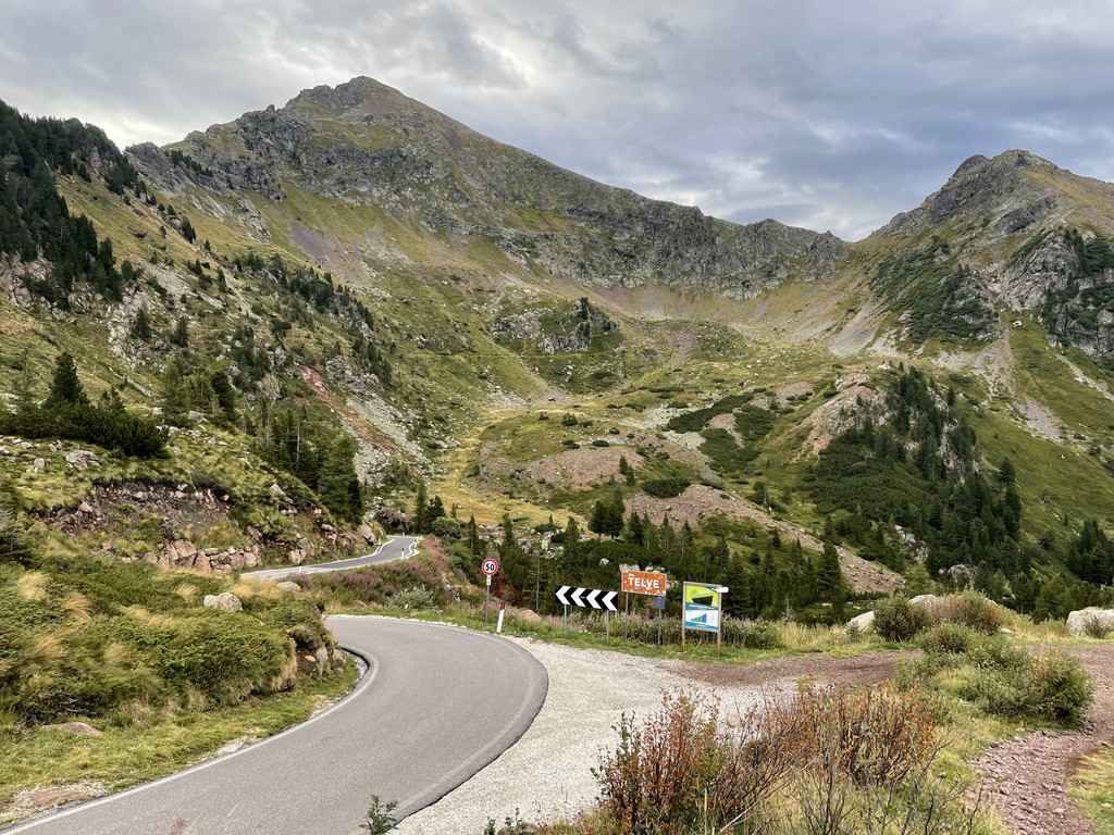 Auf dem Gipfel des Manghen-Passes in 2.047 Metern Höhe 