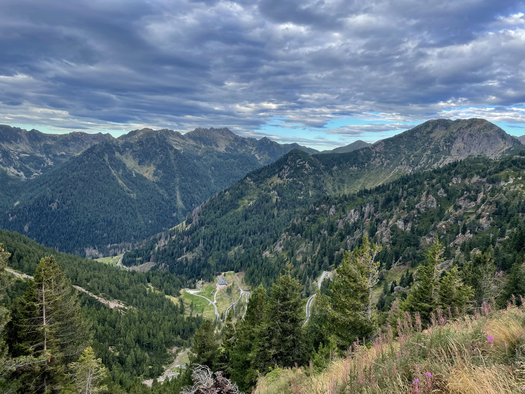 Auf dem Gipfel des Manghen-Passes in 2.047 Metern Höhe 